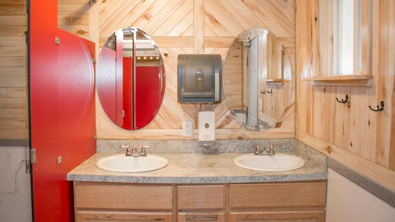 Outdoor Glamping Large 5Th Wheel Setup Ok4A Apartment Moab Exterior photo